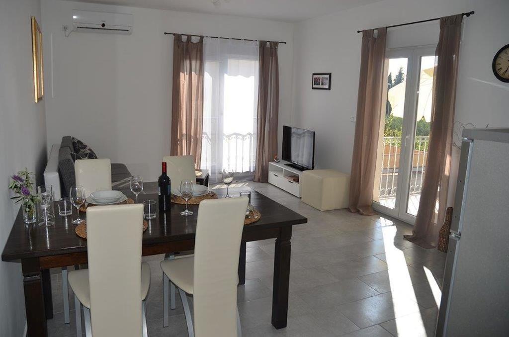 Apartments Villa Marina Vodice Cameră foto